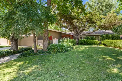 Exterior - 5135 El Cemonte Ave, Davis, CA 95618 photo 4 of 9