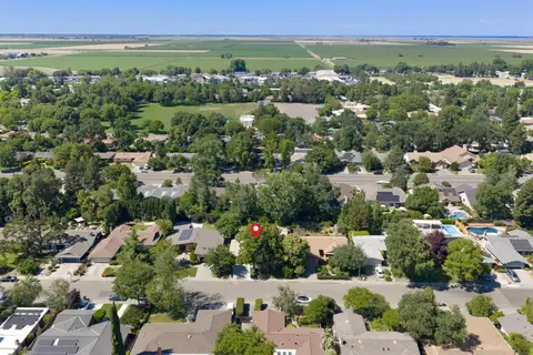 View/Area - 5135 El Cemonte Ave, Davis, CA 95618 photo 2 of 15