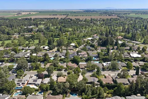 View/Area - 5135 El Cemonte Ave, Davis, CA 95618 photo 13 of 15