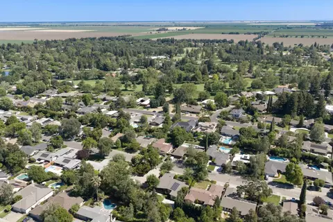View/Area - 5135 El Cemonte Ave, Davis, CA 95618 photo 11 of 15