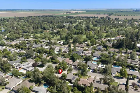 View/Area - 5135 El Cemonte Ave, Davis, CA 95618 photo 12 of 15