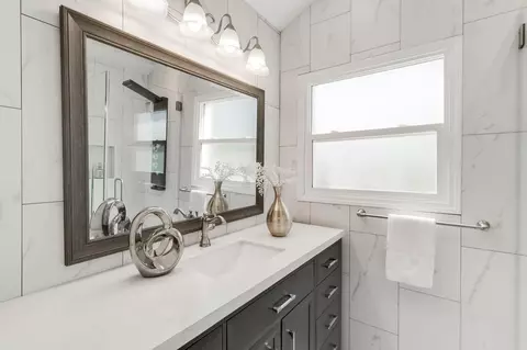 Bath - 1386 Canterbury Dr, Concord, CA 94521 photo 3 of 6