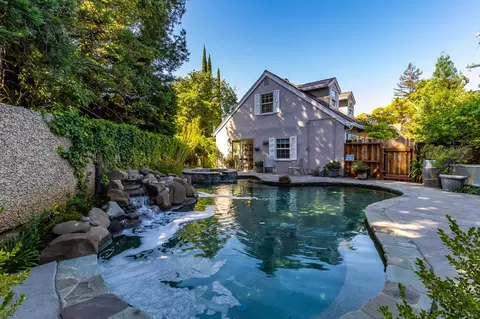 1386 Canterbury Dr, Concord, CA 94521