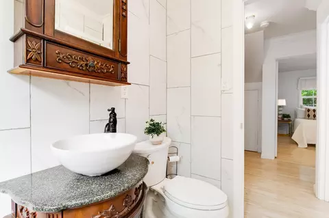 Bath - 1386 Canterbury Dr, Concord, CA 94521 photo 2 of 6