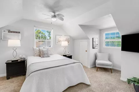 Bedroom - 1386 Canterbury Dr, Concord, CA 94521 photo 6 of 8