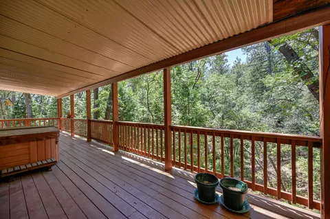 Exterior - 23998 Stable Rd, Sonora, CA 95370 photo 6 of 11