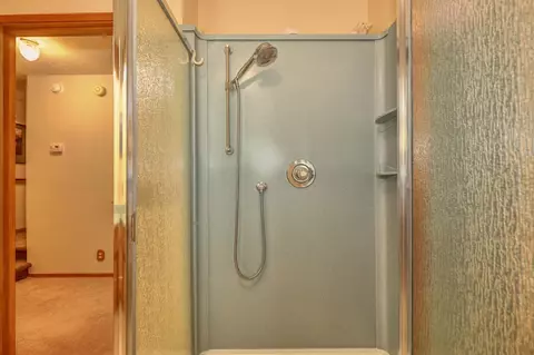 Bath - 23998 Stable Rd, Sonora, CA 95370 photo 2 of 4