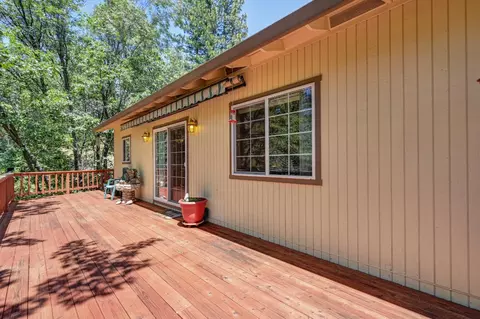 Exterior - 23998 Stable Rd, Sonora, CA 95370 photo 8 of 11