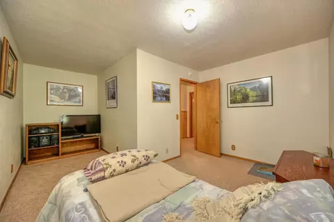 Bedroom - 23998 Stable Rd, Sonora, CA 95370 photo 3 of 4