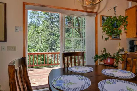 Dining - 23998 Stable Rd, Sonora, CA 95370 photo 2 of 2
