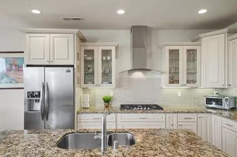Kitchen - 6066 Bluff View Rd, Copperopolis, CA 95228 photo 6 of 9