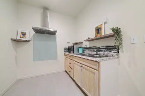 Kitchen - 6066 Bluff View Rd, Copperopolis, CA 95228 photo 8 of 9