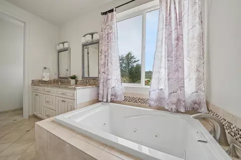 Bath - 6066 Bluff View Rd, Copperopolis, CA 95228 photo 4 of 7