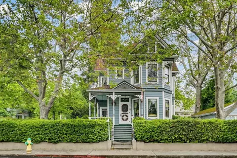 203 Pleasant St, Grass Valley, CA 95945