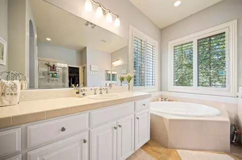 Bath - 175 Athena Dr, Copperopolis, CA 95228 photo 4 of 7