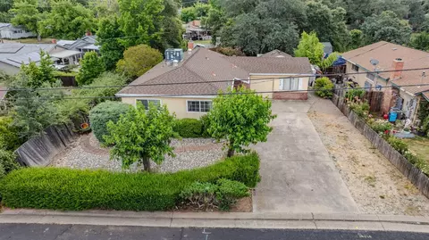626 Sutter Ln, Ione, CA 95640