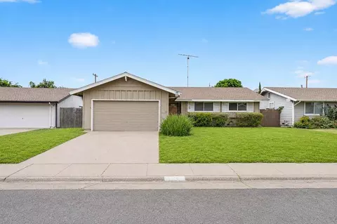 7033 3rd Pkwy, Sacramento, CA 95823