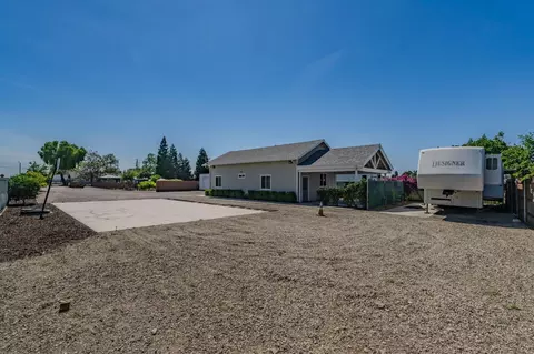 Exterior - 1941 N Main St, Manteca, CA 95336 photo 4 of 29