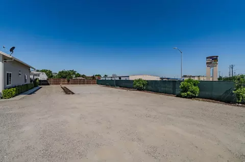 Exterior - 1941 N Main St, Manteca, CA 95336 photo 14 of 29