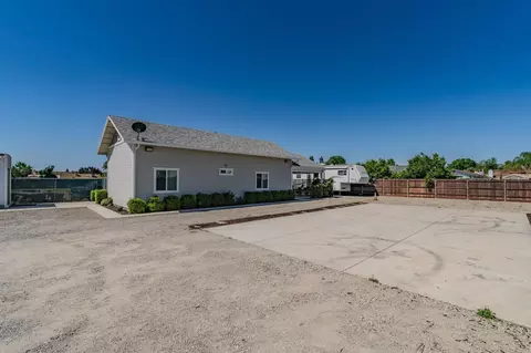 Exterior - 1941 N Main St, Manteca, CA 95336 photo 13 of 29