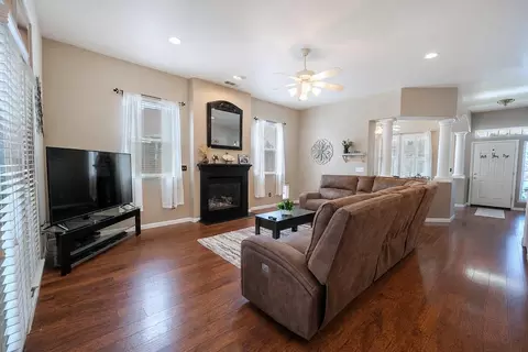 Living - 503 Franklin Ln, Ripon, CA 95366 photo 1 of 1