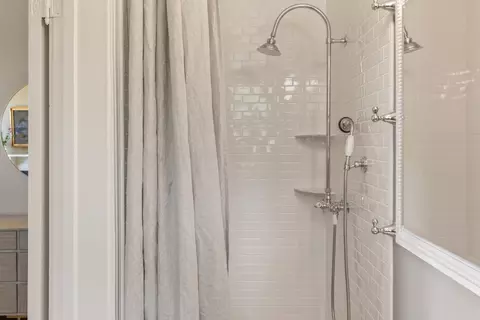 Bath - 2727 Russell Blvd, Davis, CA 95616 photo 2 of 3
