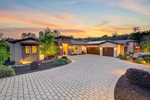 23310 Darkhorse Dr, Auburn, CA 95602