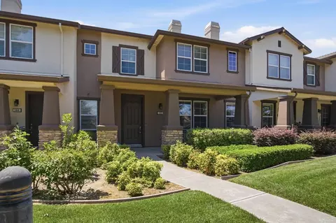 570 Cutting Horse Dr #143, Oakdale, CA 95361