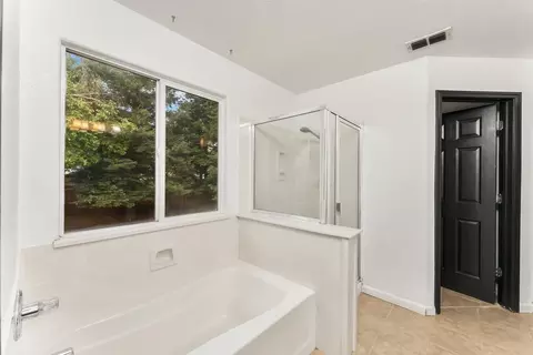 Bath - 4326 Castleton Cir, Mather, CA 95655 photo 4 of 5