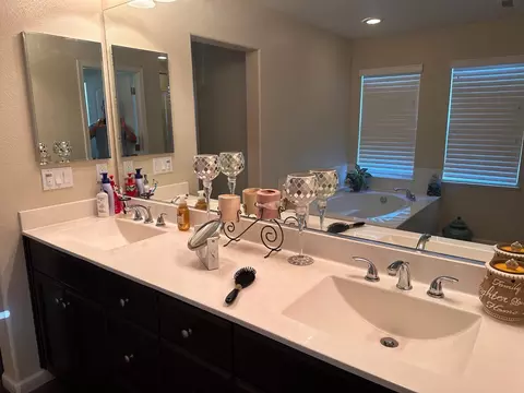 Bath - 3655 Fallview Ave, Ceres, CA 95307 photo 3 of 9