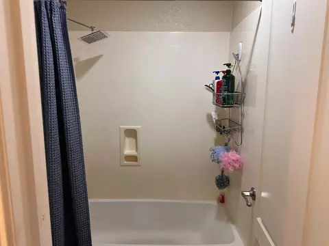 Bath - 3655 Fallview Ave, Ceres, CA 95307 photo 6 of 9