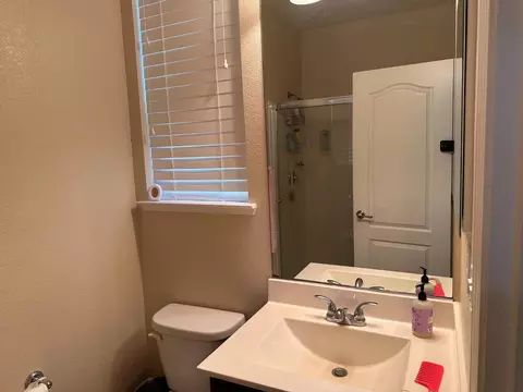 Bath - 3655 Fallview Ave, Ceres, CA 95307 photo 9 of 9
