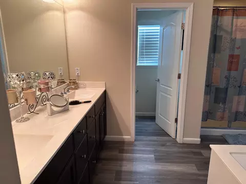 Bath - 3655 Fallview Ave, Ceres, CA 95307 photo 1 of 9