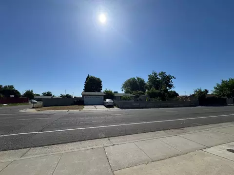 7361 Kara Dr, Sacramento, CA 95828