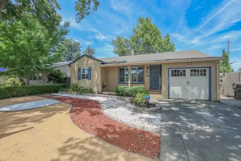 21 Southwood Dr, Woodland, CA 95695