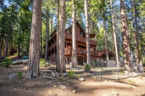 2177 Yana Ln, Dorrington, CA 95223
