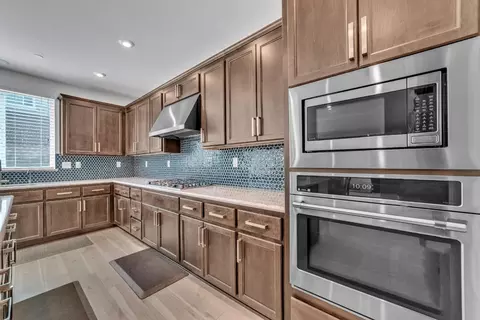 Kitchen - 3534 Quartz Mill Ct, Folsom, CA 95630 photo 4 of 5