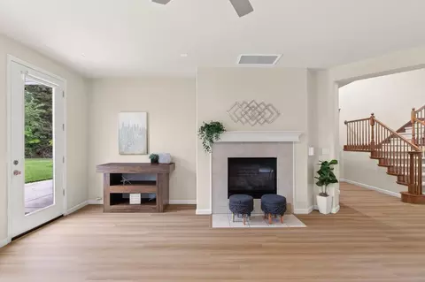 Living - 2408 Victor Ct, Tracy, CA 95304 photo 7 of 13