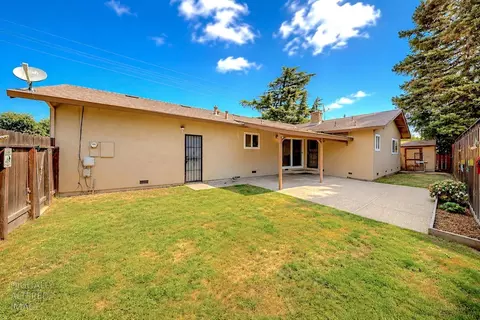 Exterior - 3712 E Orangeburg Ave, Modesto, CA 95355 photo 10 of 11