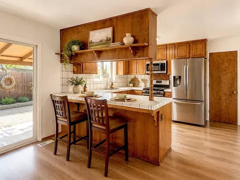 Kitchen - 3712 E Orangeburg Ave, Modesto, CA 95355 photo 1 of 7