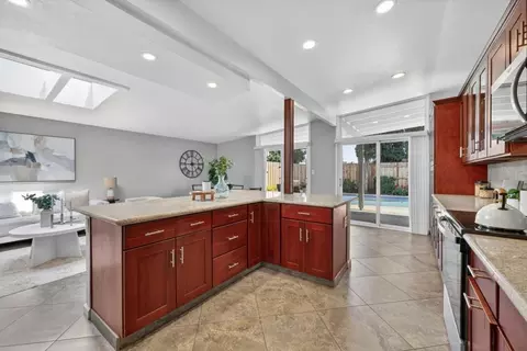 Kitchen - 4952 Clear Cir, Carmichael, CA 95608 photo 6 of 6
