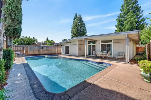 Exterior - 4952 Clear Cir, Carmichael, CA 95608 photo 5 of 10