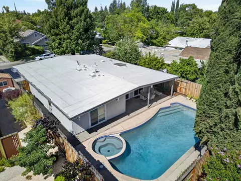 Exterior - 4952 Clear Cir, Carmichael, CA 95608 photo 9 of 10