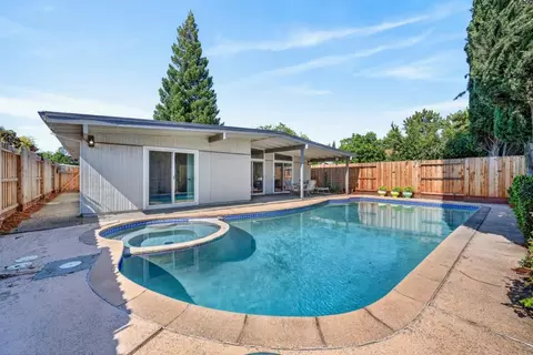 Exterior - 4952 Clear Cir, Carmichael, CA 95608 photo 6 of 10