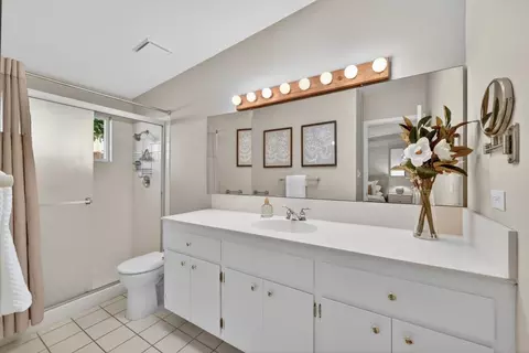 Bath - 4952 Clear Cir, Carmichael, CA 95608 photo 1 of 5