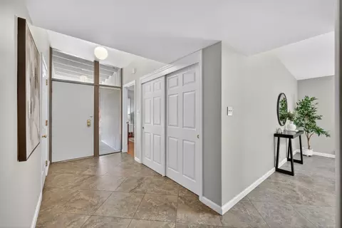 Entry Way - 4952 Clear Cir, Carmichael, CA 95608 photo 2 of 4