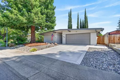 Exterior - 4952 Clear Cir, Carmichael, CA 95608 photo 2 of 10