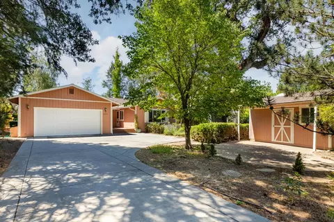 18313 Lake Forest Dr, Penn Valley, CA 95946
