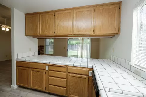 Kitchen - 4423 Capurso Dr, Turlock, CA 95382 photo 4 of 4