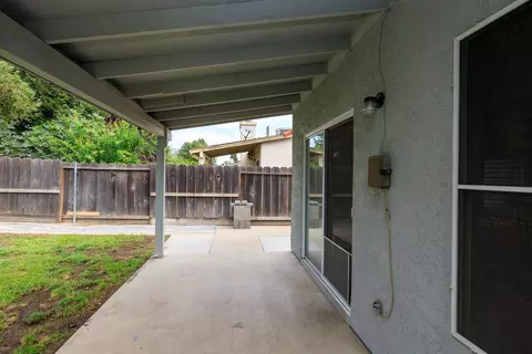 Exterior - 4423 Capurso Dr, Turlock, CA 95382 photo 4 of 10